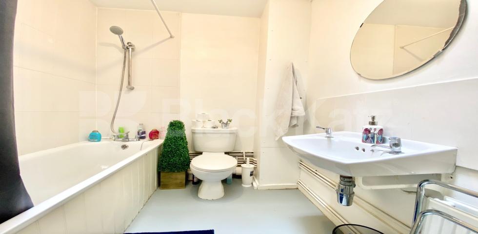			PERFECT FOR 4 SHARERS!, 4 Bedroom, 1 bath, 1 reception House			 KINGSLAND ROAD, DALSTON-HAGGERSTON-SHOREDITCH
